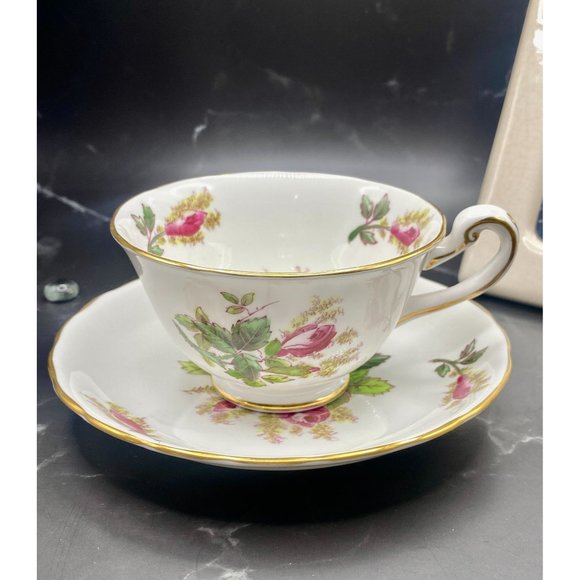 Royal Chelsea "Moss Rose" collection, English Bone China teacup and saucer - Picture 5 of 12